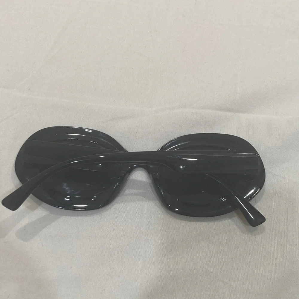 Women’s Black Oversized Oval Sunglasses